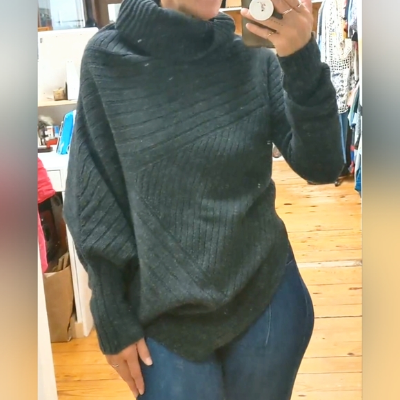 ⚡SOLD⚡STELLA McCARTNEY Asymmetrical Rib Knit Cowl Neck Sweater 100% Virgin Wool - Picture 5 of 8